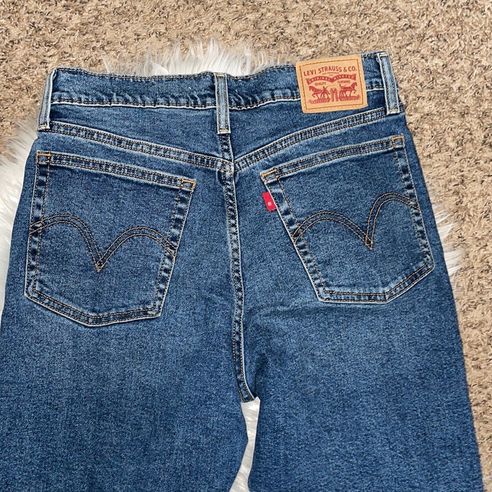 Levi’s Wedgie Straight Distressed, Raw Hem, Button Fly Jeans - Picture 6 of 8